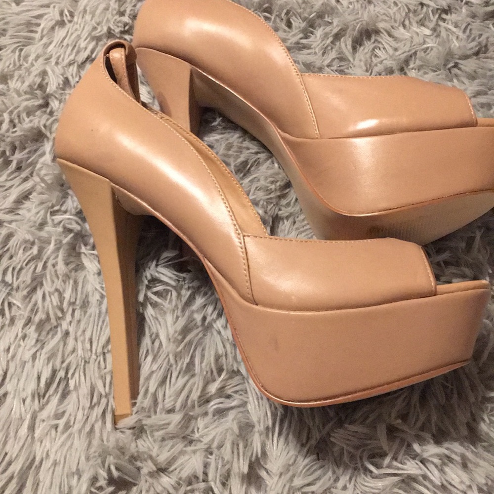 Shoes - Picture 4 of 5